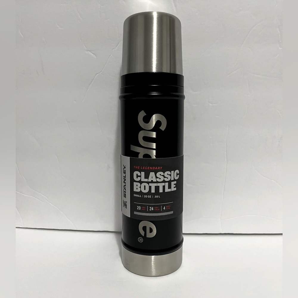 SUPREME x Stanley 20oz “Classic Bottle”